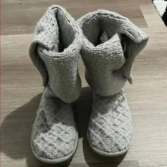 Ugg Knit Gray Women's Boots - Picture 1 of 3
